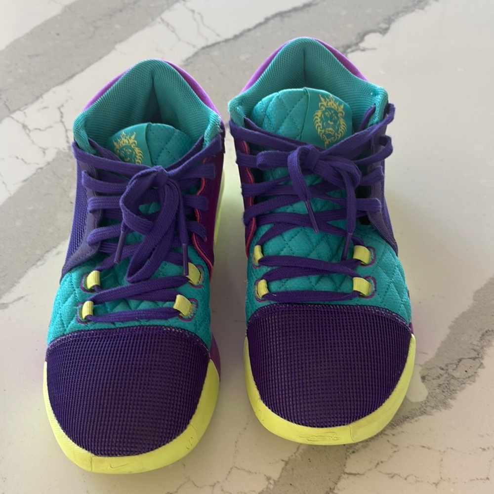 MEN'S NIKE LEBRON WITNESS VIII BASKETBALL SHOES